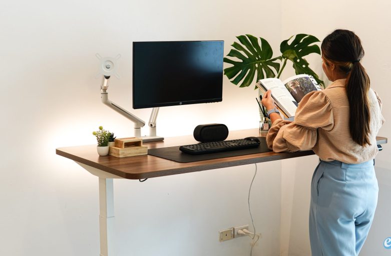 Adjustable Desk คำถามที่พบบ่อยเกี่ยวกับโต๊ะทำงานปรับระดับไฟฟ้าเพื่อสุขภาพ