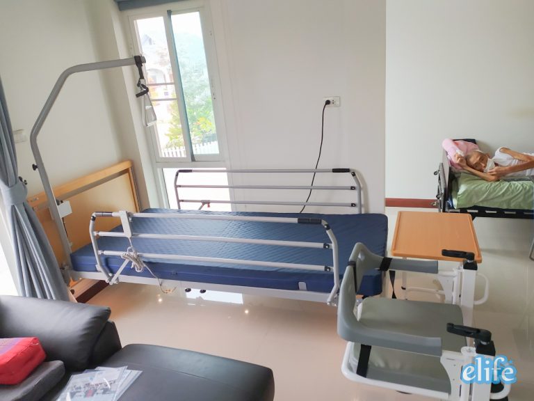 Read more about the article Elderlife คุณนิมิตร เตียงปรับระดับไฟฟ้า และรถเข็นเคลื่อนย้ายผู้ป่วย ew-99