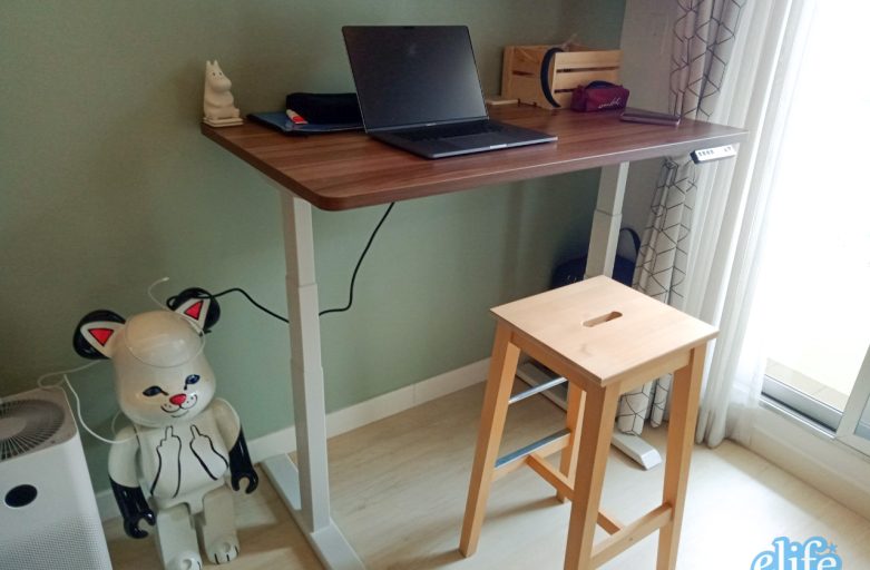 Ergodesk คุณฤดี โต๊ะปรับระดับไฟฟ้า Adjustable Desk Raise3