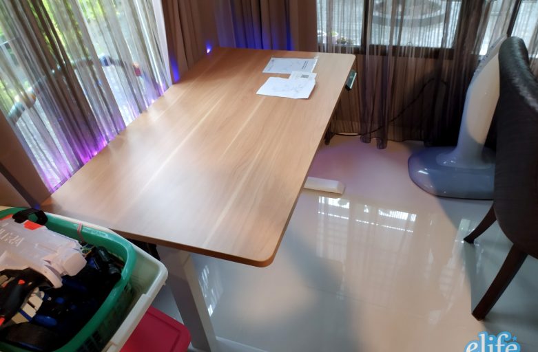 Ergodesk สอนศรี โต๊ะปรับระดับไฟฟ้า Adjustable Desk และเก้าอี้ Ergonomic