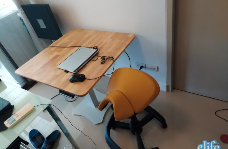 Ergodesk คุณนุ่น Raise1 Adjustable Desk และเก้าอี้ Hops
