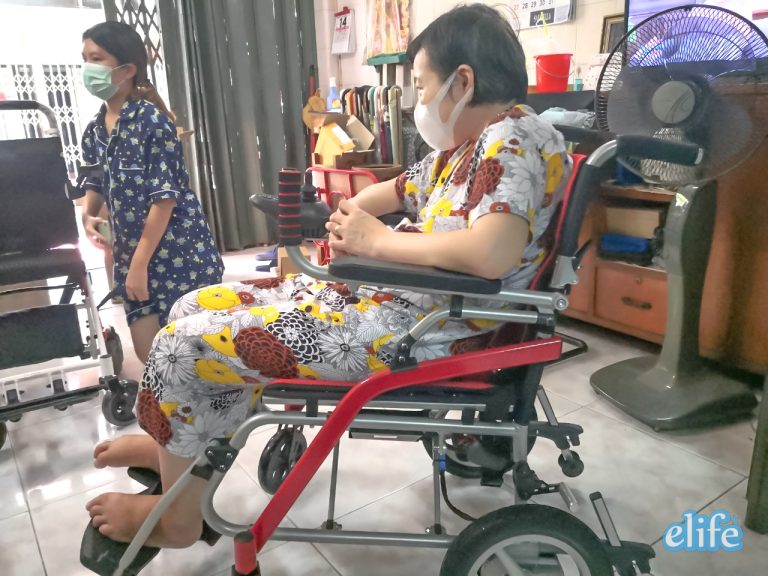 Read more about the article Elderlife คุณสุนีย์ รถเข็นไฟฟ้า Lite1 น้ำหนักเบา 13.5 กก. ขึ้นเครื่องบินได้