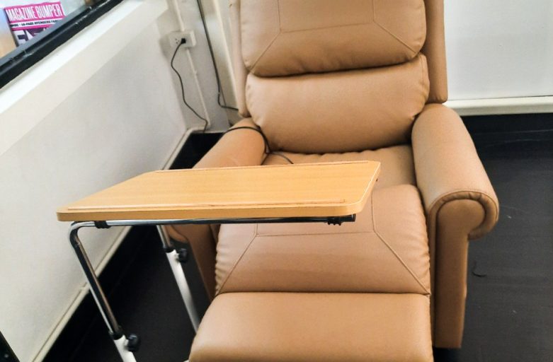 Power Recliner คุณน้ำใส Cozy5 เก้าอี้ปรับไฟฟ้าเพื่อผู้สูงอายุและทุกคน