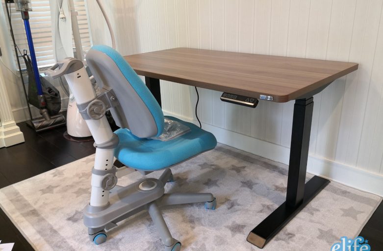 Ergodesk คุณตรังพล โต๊ะปรับระดับไฟฟ้า Adjustable Desk และเก้าอี้เพื่อสุขภาพสำหรับเด็ก