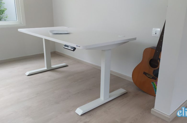 Ergodesk คุณพิษณุ โต๊ะปรับระดับไฟฟ้า Adjustable Desk Raise3