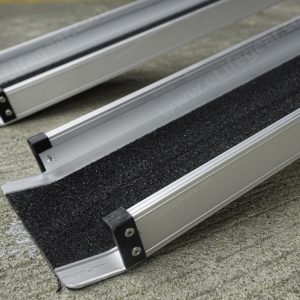 R7 | ทางลาดรถเข็นวีลแชร์แบบพกพา ขนาด 7ฟุต พับเก็บติดรถ วัสดุอลูมิเนียม | Portable Aluminium Wheelchair Ramp