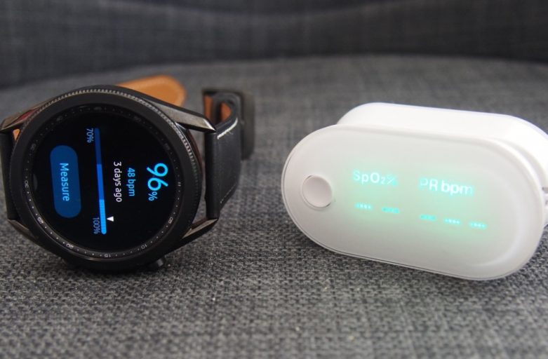 Sensor SpO2 ในสมาร์ทวอทช์ VS Fingertip Pulse Oximeter