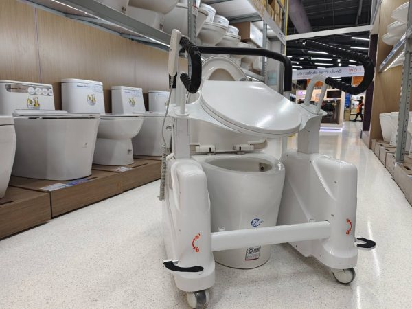 Life 3 Fording Chair | พยุงนั่งชักโครกไฟฟ้า สำหรับผู้สูงอายุ Toilet Lifting 3 ฟังก์ชั่น ไร้สายไฟ แบตเตอรี่ Li-On - Image 4
