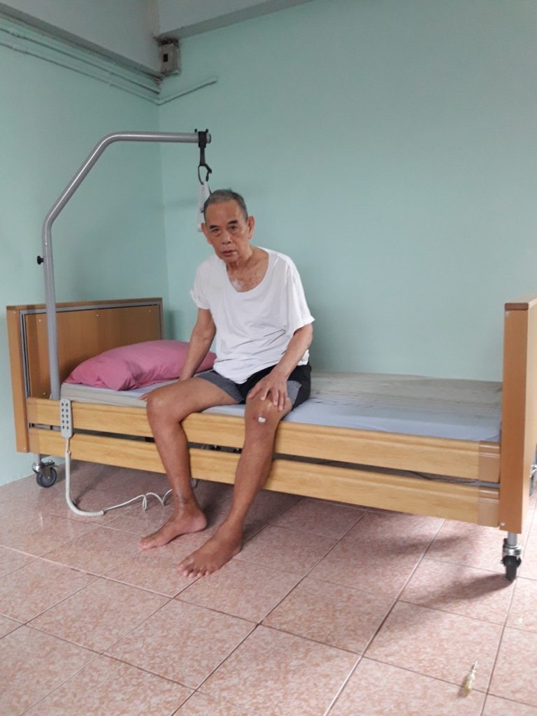 Read more about the article คุณส้มแป้น เตียงไฟฟ้า EB-55