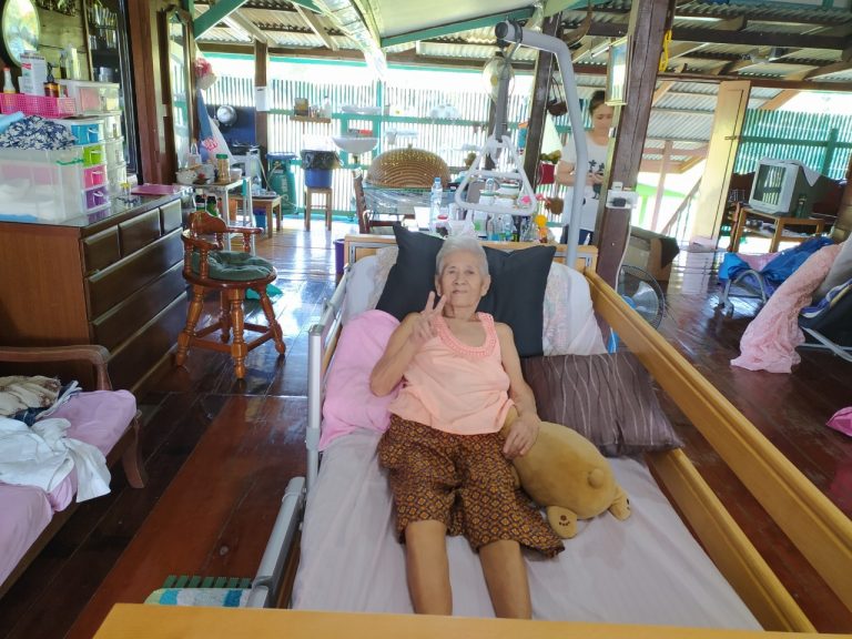 Read more about the article คุณเพลินตา เตียงไฟฟ้า EB-55